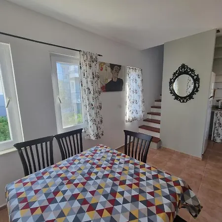 Xenia Apartment